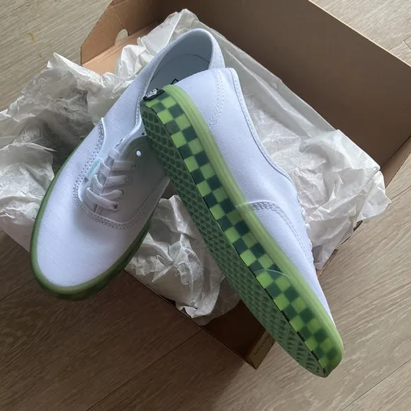 Vans Translucent Shoes in White / Green 8.5