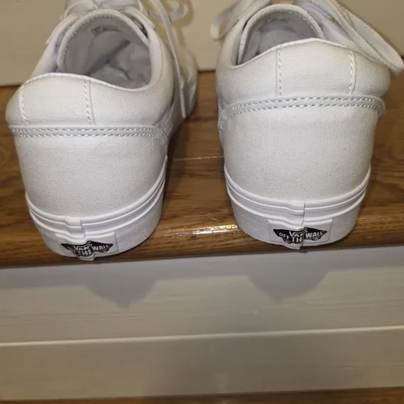 Vans Ward Canvas Shoe Old School Triple White Size 8 NEW #500714