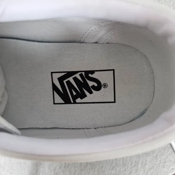 Vans Ward Canvas Shoe Old School Triple White Size 8 NEW #500714