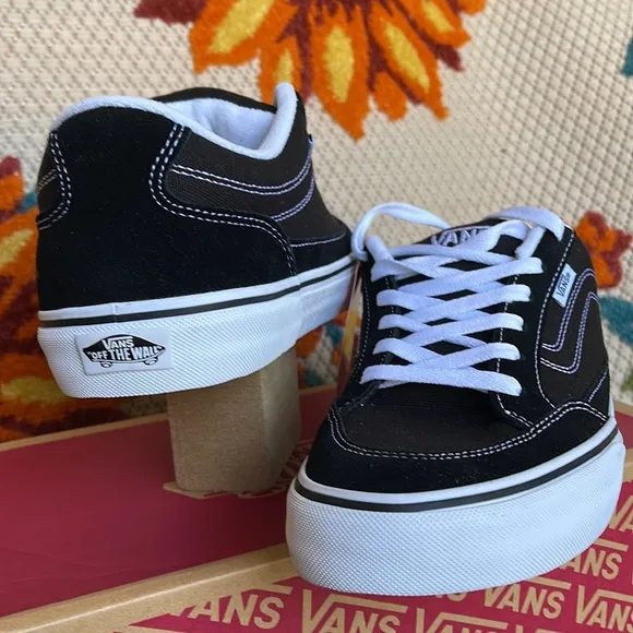 Vans WMNS Bearcat Canvas Black/White sneakers - skateboard  -athletic sneakers