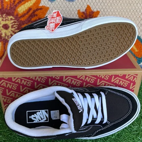 Vans WMNS Bearcat Canvas Black/White sneakers - skateboard  -athletic sneakers