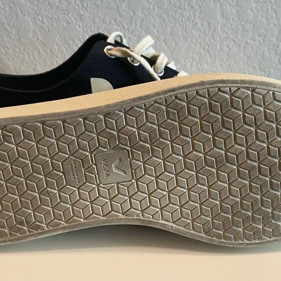 Veja Mens Wata II Low Canvas Black Pierre