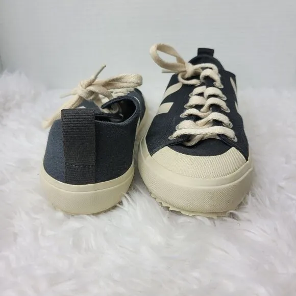 Veja Nova Womens Canvas Sneakers Size 6. Black Low Top Shoes