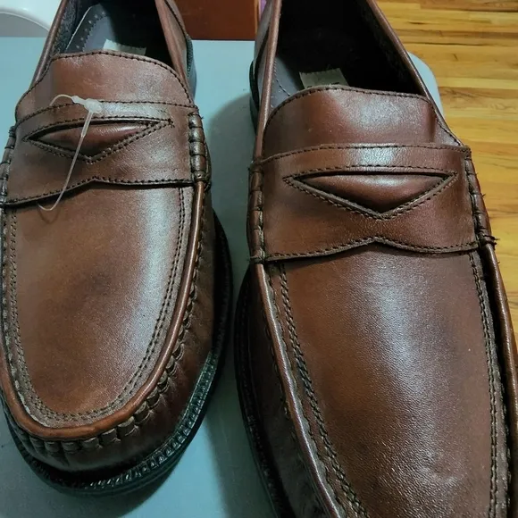 Verde Leather Collection NWOT Shoes