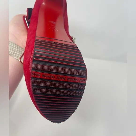 Vero Cuoio Red Faux Suede Platform Booties Heels Italian Women’s Size 8