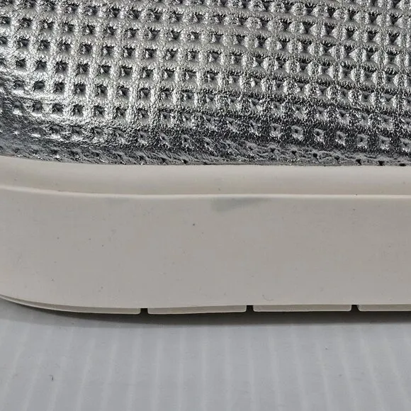 Vince Blair Slip On Sneaker Platform Loafer Perforated Silver Leather Size 10