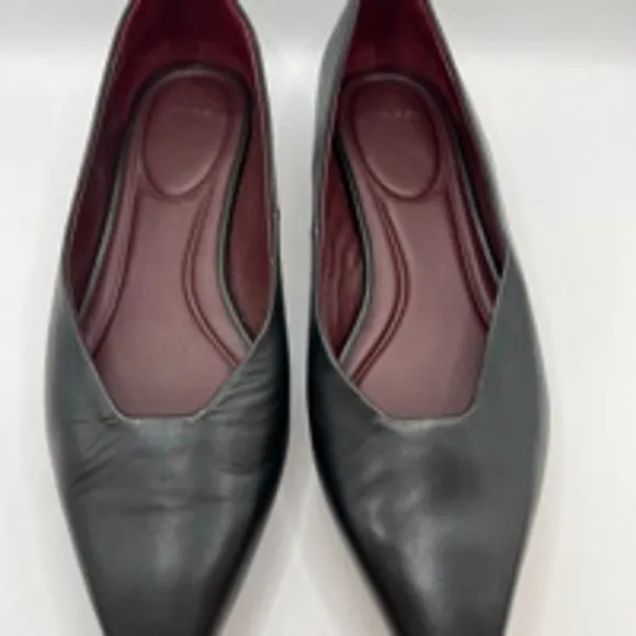 Vince Isabel Leather Flats Size 8.5M Black