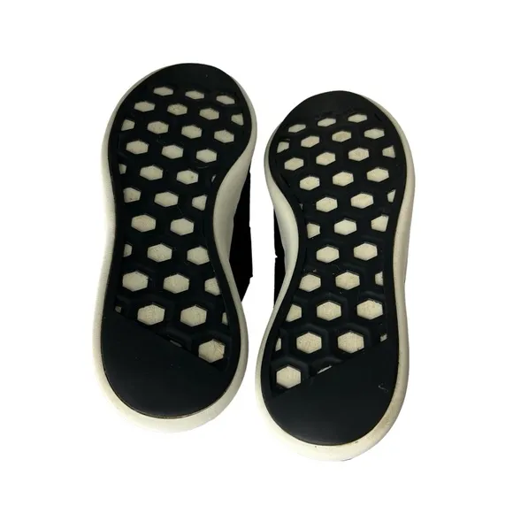 VINCE‎ Women's Size 7 Aston Black Knit Comfort Slip-On Sneakers Shoes.