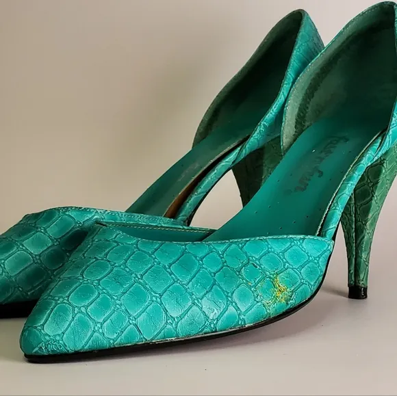 Vintage Bright Turquoise 80s Glam Faux Snakeskin Pumps