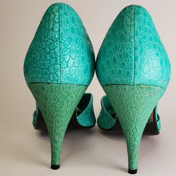Vintage Bright Turquoise 80s Glam Faux Snakeskin Pumps