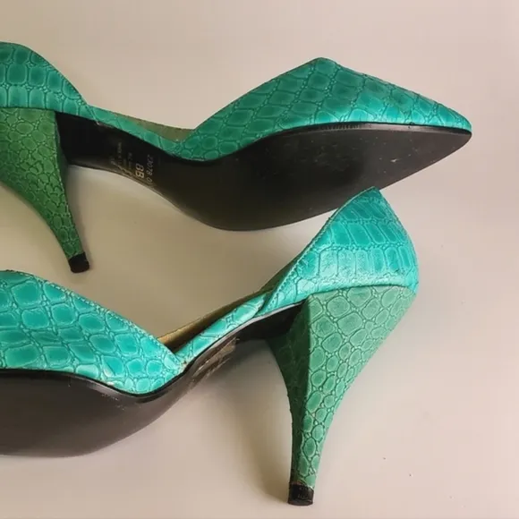 Vintage Bright Turquoise 80s Glam Faux Snakeskin Pumps