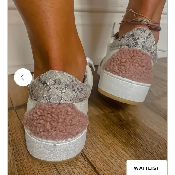 Vintage Havana Clarke Blush Multi Sneakers Size 10