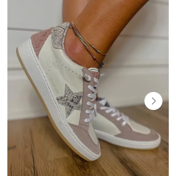 Vintage Havana Clarke Blush Multi Sneakers Size 10