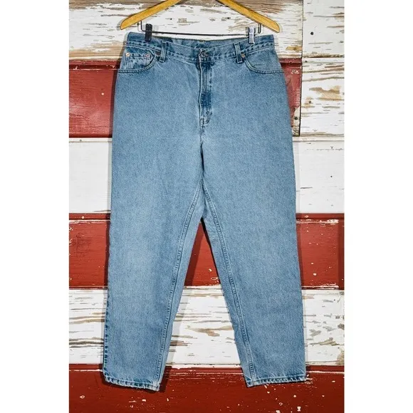 Vintage Levi's 550 Jeans Relaxed Fit Tapered Leg Light Wash‎ Denim