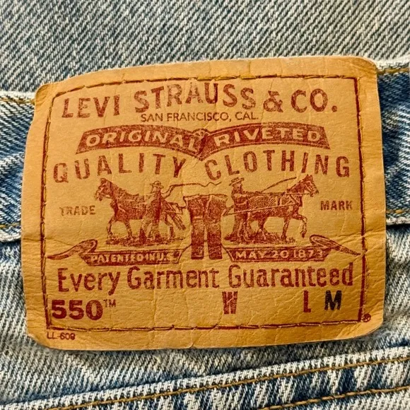 Vintage Levi's 550 Jeans Relaxed Fit Tapered Leg Light Wash‎ Denim