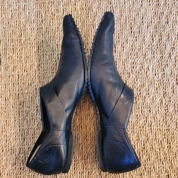 Vintage Men's Winklepicker Black Leather Loafers. Gothic punk, British rock.