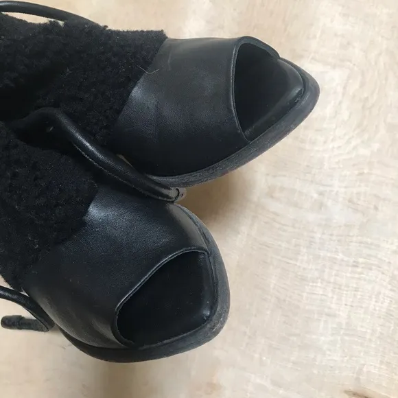 Wal &amp; Pai Ankle Shoes Back Zipper Pointy Toe Leather Faux Fur Size 6 Black