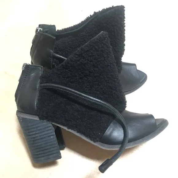 Wal &amp; Pai Ankle Shoes Back Zipper Pointy Toe Leather Faux Fur Size 6 Black