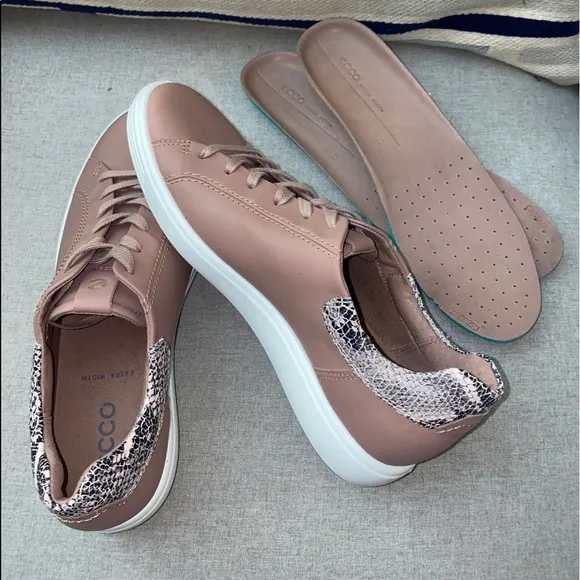 Woman's Sneakers &amp; Athletic Shoes ECCO Soft 7 Street Sneaker 2.0