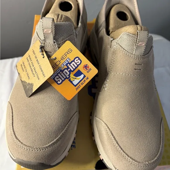 Women Skechers Slip-ins ,Hillcrest Sunapee Sneaker. 180016-TPE Size 8 Taupe NWB
