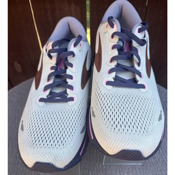 Women's Brooks Ghost 15 White/Purple/Pink Athletic Sneaker Size 12B -Men's 10.5B