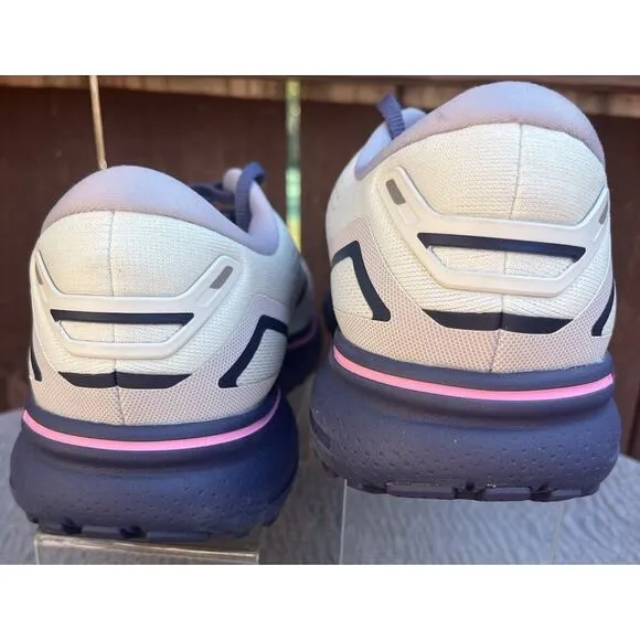 Women's Brooks Ghost 15 White/Purple/Pink Athletic Sneaker Size 12B -Men's 10.5B