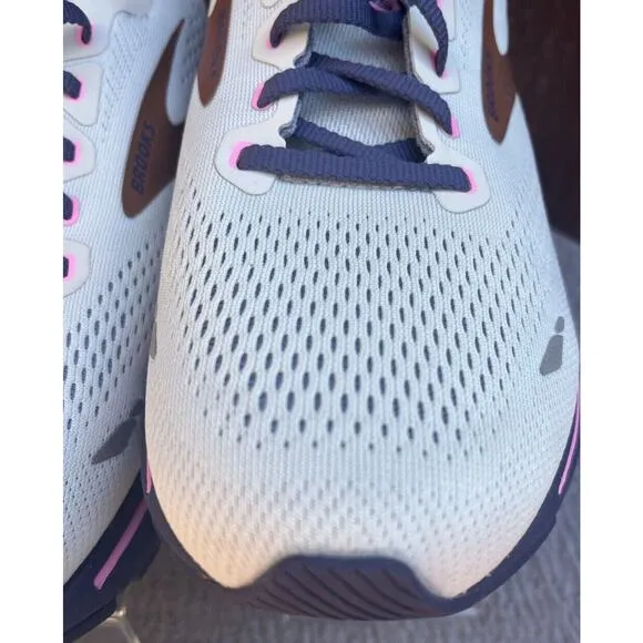 Women's Brooks Ghost 15 White/Purple/Pink Athletic Sneaker Size 12B -Men's 10.5B
