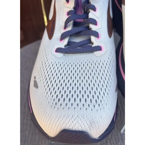 Women's Brooks Ghost 15 White/Purple/Pink Athletic Sneaker Size 12B -Men's 10.5B