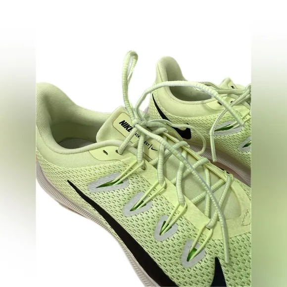 Women’s Nike Quest Size 9.5 Lightweight Mesh Sneakers Gym Running Fitness Shoe