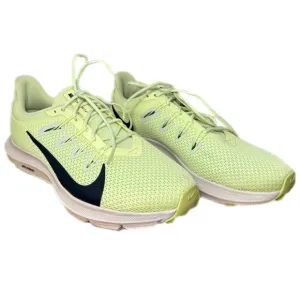 Women’s Nike Quest Size 9.5 Lightweight Mesh Sneakers Gym Running Fitness Shoe