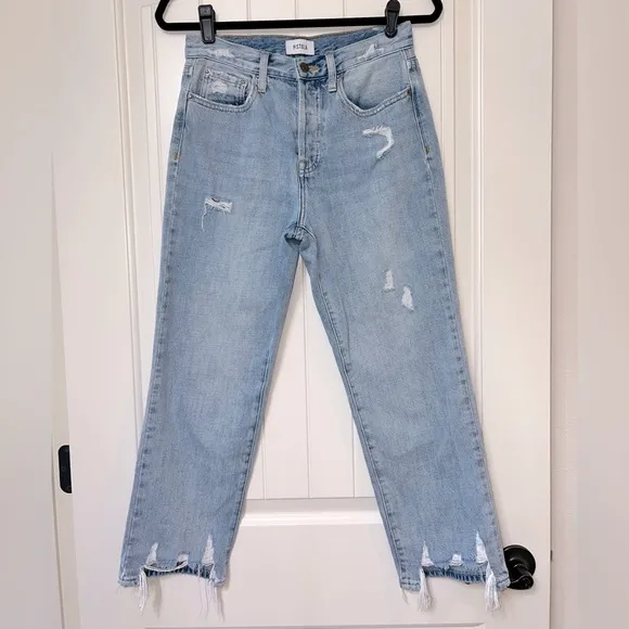 Women’s PISTOLA distressed, high rise, crop Charlie jeans. Size, 26