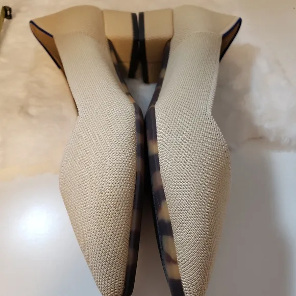 Women's Rothy's The High Point In Sandstone Size 10 Shoes