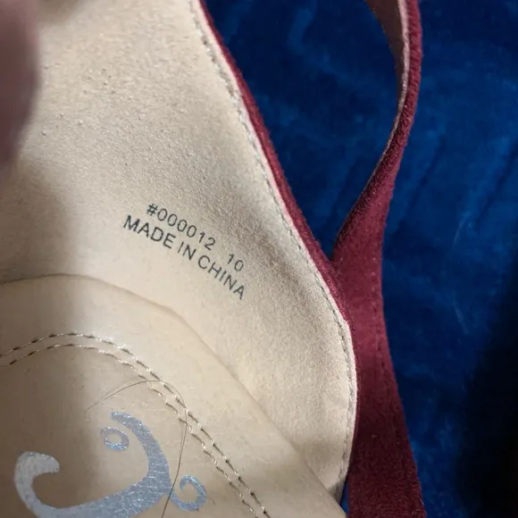 Women's Unbranded Heels, Size 10, Burgundy faux suede
