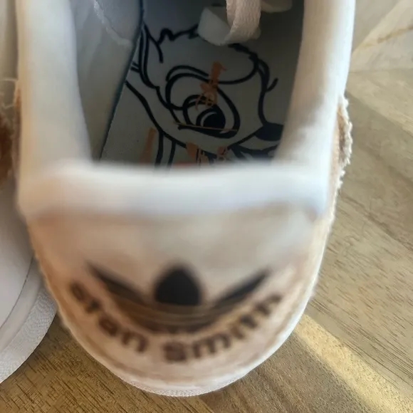 WOMEN'S White Adidas Superstars Stan Smith x Disney Bambi 7.5 Keychain like new