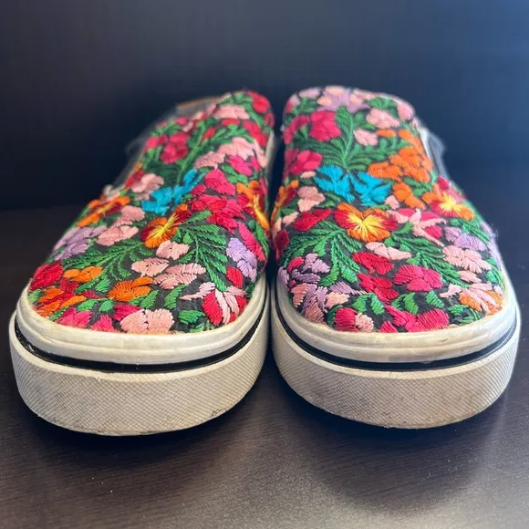 Zipak-Na San Antonino Multicolor FloralEmbroidery Sneakers Size 8
